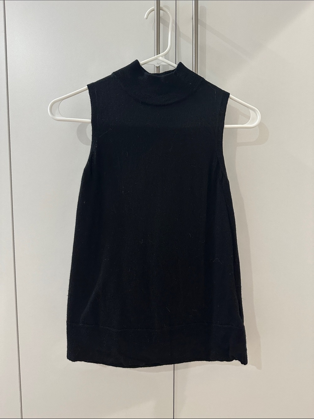 Tahari Black Sleeveless Wool Mock Neck Tank